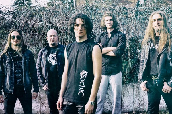 Urmareste noul videoclip Gothic, „Demons”